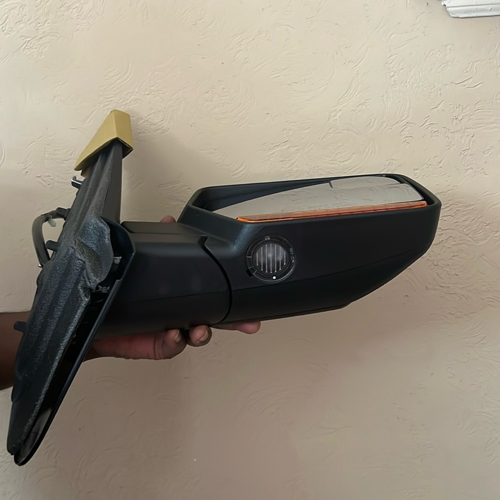 New Never Used Kool-Vue Ford Expoditon  2012 Passenger & Driver Mirrors